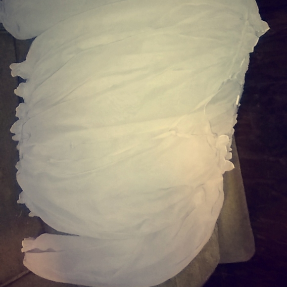 A bunch of clothes - Picture 6 of 8